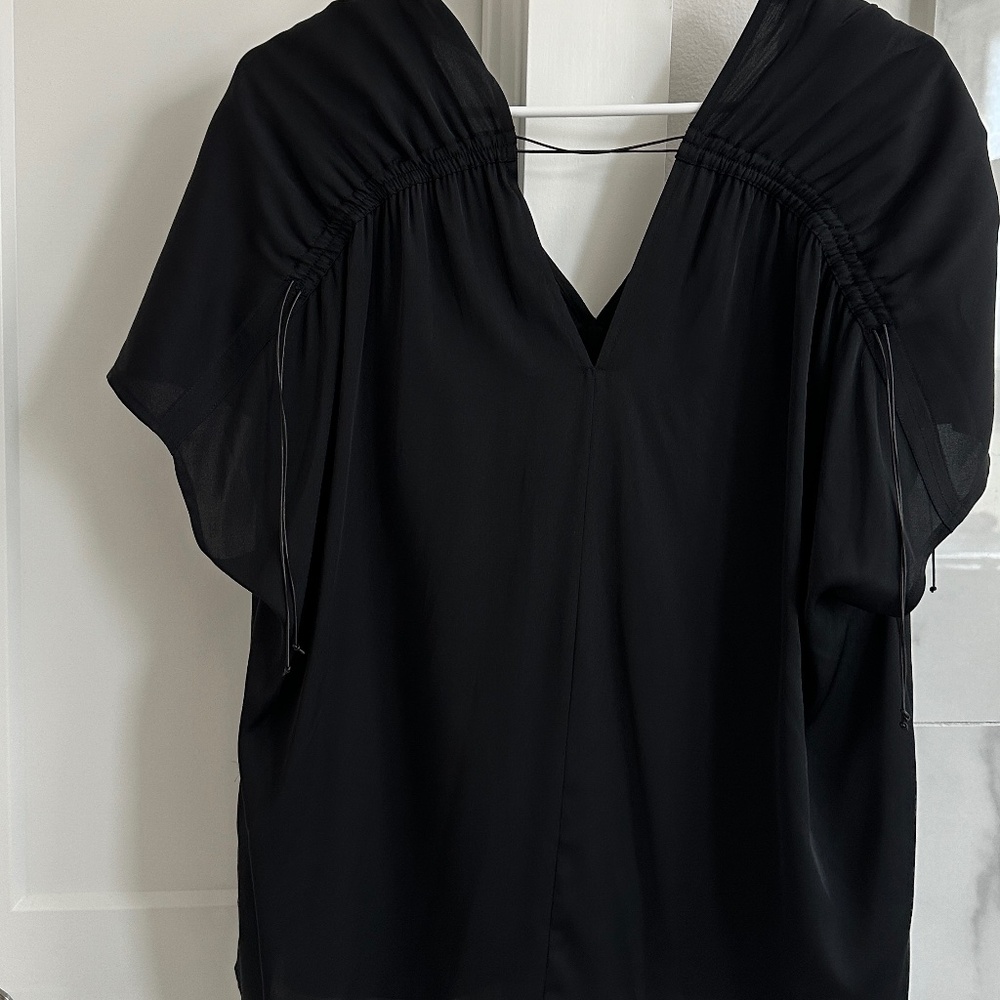 Vince 100% silk shirt